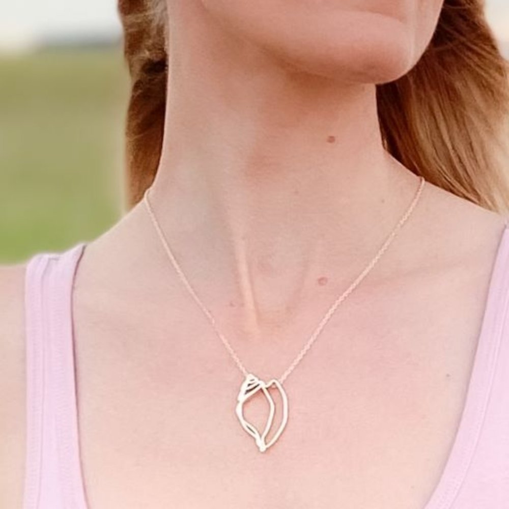 the beach and back hatteras shell pendant